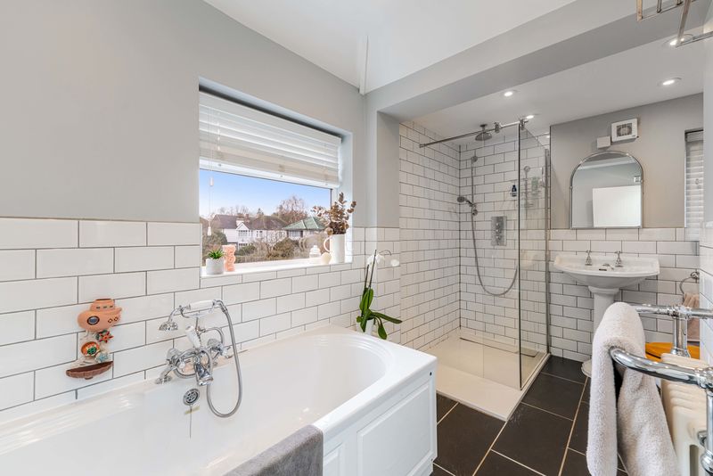 Family Bathroom- click for photo gallery